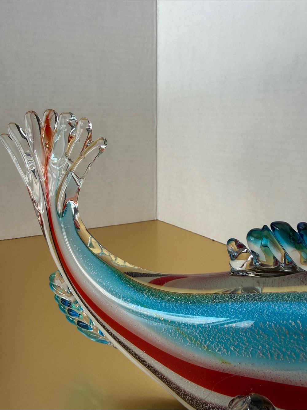 Vintage Murano- style handblown Glass Fish Figurine - Blue, Red, White - Picture 3 of 5